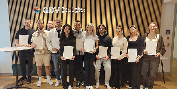 Erfolgreicher Abschluss: Neue Versicherungsbetriebswirt:innen (DVA) Erfolgreicher Abschluss: Neue Versicherungsbetriebswirt:innen (DVA)